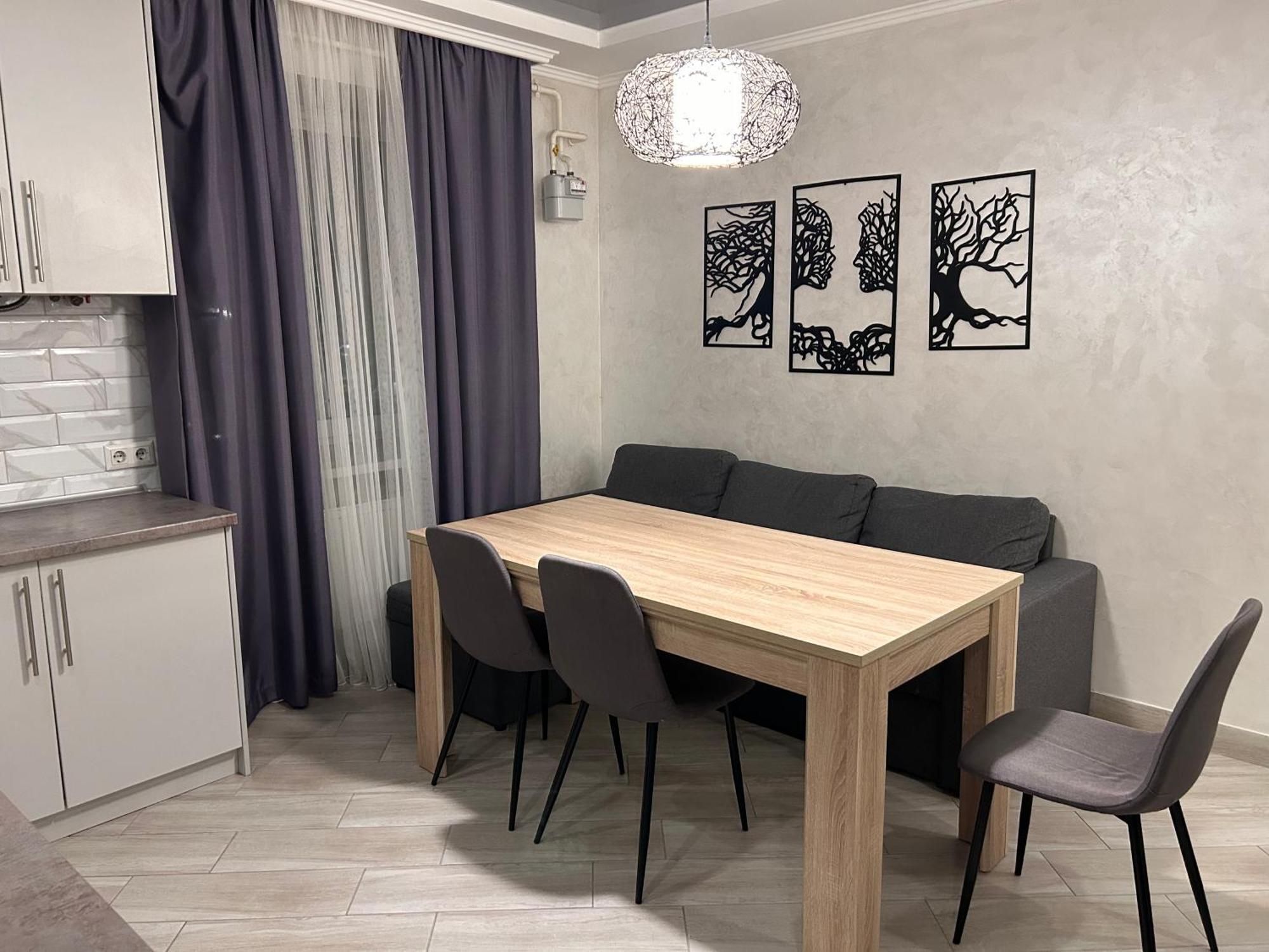 Апартаменти В Новобудові В Жк Фамілія Lviv Exterior photo